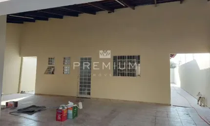 Casa com 3 quartos à venda no Taiaman, Uberlândia  por R$ 475.000