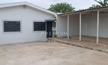 Casa com 4 quartos à venda no Custódio Pereira, Uberlândia  por R$ 260.000