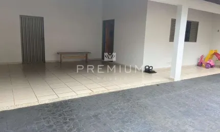Casa com 3 quartos à venda no Tibery, Uberlândia  por R$ 735.000
