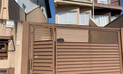 Sobrado com 3 dormitórios à venda, 150 m² por R$ 690.000,00 - Chácara São José - Arujá/SP