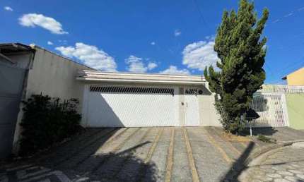 Casa com 3 dormitórios, 213 m² - venda por R$ 850.000,00 ou aluguel por R$ 5.000,00/mês - Jardim Mesquita - Jacareí/SP