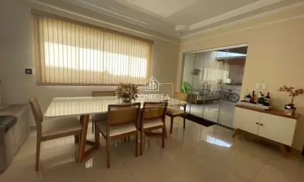 Casa com 3 quartos à venda no Jardim Europa, Uberlândia 