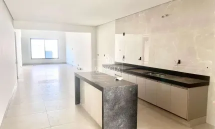 Casa com 3 quartos à venda na Cidade Jardim, Uberlândia 