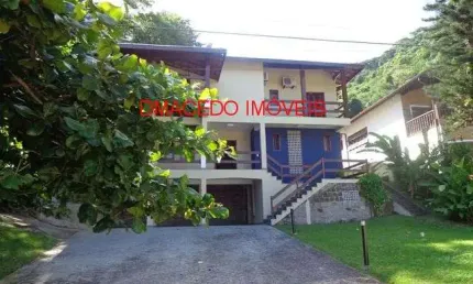 Casa em condomínio fechado com 5 quartos à venda na rua sabia, 2317, praia da lagoinha, ubatuba, 424 m2 por r$ 2.650.000