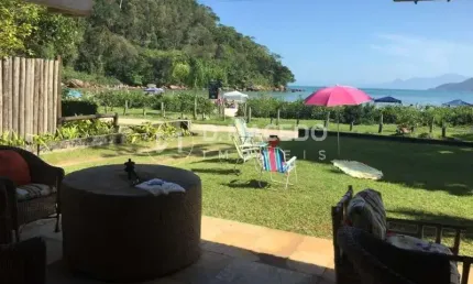 Casa em condomínio fechado com 4 quartos para alugar na AVENIDA COPACABANA, Praia da Lagoinha, Ubatuba por R$ 4.000 Por Dia