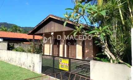 Casa em condomínio fechado com 4 quartos à venda na rua ilhabela, 695, praia da lagoinha, ubatuba por r$ 1.600.000