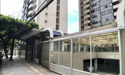Apartamento com 4 quartos para alugar na Rua dos Mundurucus, Batista Campos, Belém