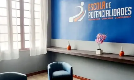 Casa comercial com 4 salas para alugar na Rua Arciprestes Manoel Teodoro, Batista Campos, Belém