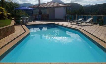 Casa com 3 dormitórios à venda, 400 m² por R$ 3.500.000,00 - Itaipava - Petrópolis/RJ