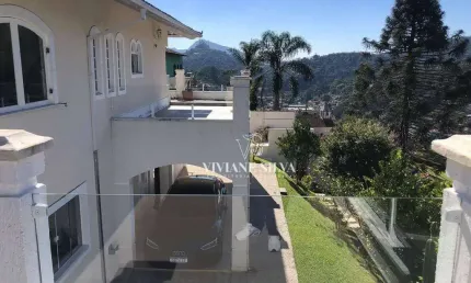 Casa Cinematográfica com Vista para o Dedo de Deus – Mobiliada, 4 Quartos, Piscina e Gourmet – Teresópolis/RJ