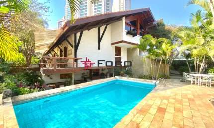 LT Casa / Condomínio Jd. Colinas / 06 Dormitórios / 520m² / São José dos Campos