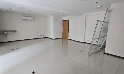 Sala comercial de 58m² para locação no jardim aquarius