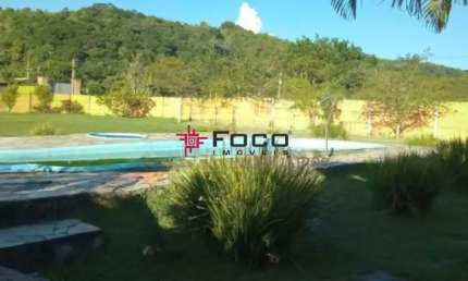 Excelente chácara com piscina / MOBILIADA / salão de jogos / 05 dormitórios com 2 suítes / 190 m² de construção / 2000 m² de terreno / Jacareí - Guararema
