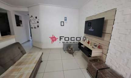 Casa / Jardim Bela Vista / 02 Dormitórios / 02 Vagas / 85m²AC / - São José dos Campos - SP.