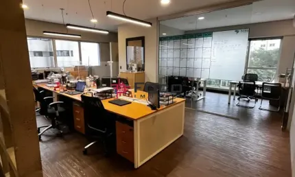 Sala comercial de 80m² para Locação no Jardim Aquarius
