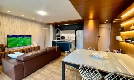 COSMOPOLITAN - Apartamento no Centro, com 3 quartos sendo 1 suite, 1 vaga, 85m2 privativos