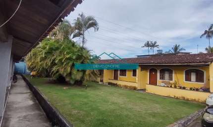 Casa térrea em condomínio a venda no Bairro Perequê Mirim Caraguatatuba