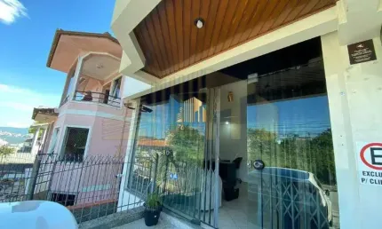 Loja comercial no térreo para venda em praia comprida, são josé/sc