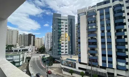 Apartamento &#224; venda, no Bairro Centro, Florianópolis-SC, com 3 quartos, sendo 1 suíte, com 1 vaga