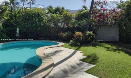 Casa para Venda em Lauro de Freitas, Vilas Do Atlântico, 4 dormitórios, 4 suítes, 3 banheiros, 6 vagas