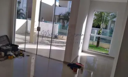 Casa em Condomínio para Venda em Lauro de Freitas, Buraquinho, 4 dormitórios, 4 suítes, 5 banheiros, 2 vagas