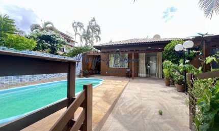 Casa para Venda em Lauro de Freitas, Buraquinho, 5 dormitórios, 2 suítes, 5 banheiros, 2 vagas