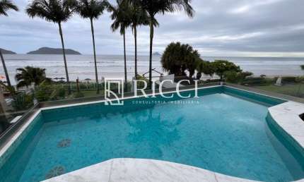 Casa de luxo em condomínio à venda em Juquehy, São Sebastião-SP: 4 quartos, 4 suítes, 4 salas, 5 banheiros, 3 vagas de garagem, 198m².