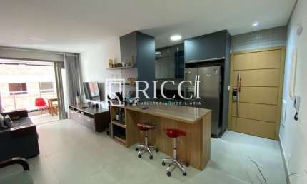 apartamento com 2 quartos, sendo 1 suíte, próximo a praia