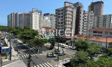 Ótima oportunidade! Apartamento com 148mts totalmente reformado a apenas duas quadras da praia!