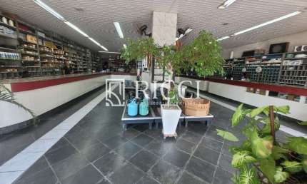Prédio Comercial à Venda na Vila Mathias, em Santos