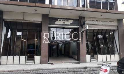 Prédio Comercial de 100m² à Venda no Centro de Santos-SP.