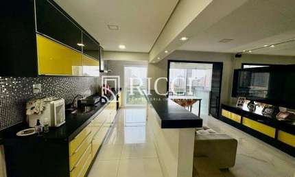 Lindo Apartamento em Condomínio Clube, Andar Alto com Vista Mar