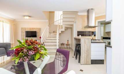 Sobrado com 3 dormitórios à venda, 116 m² por R$ 780.000,00 - Barreirinha - Curitiba/PR