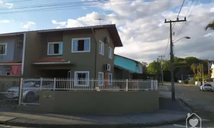 Casa com 3 quartos à venda na Rua Pitaguaras, 29807, Morro do Meio, Joinville