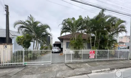 Terreno à venda na Rua Quinze de Novembro, 27859, Vila Nova, Joinville