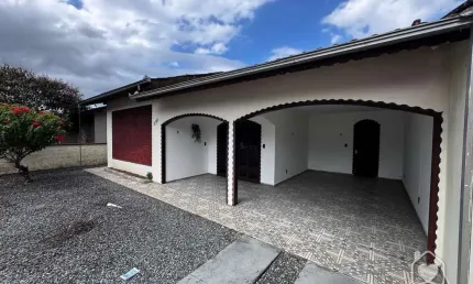 Casa com 3 quartos à venda na Rua Quinze de Novembro, 51675, Vila Nova, Joinville