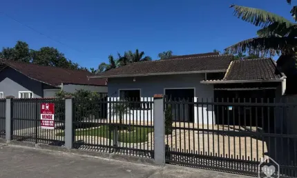 Casa com 3 quartos à venda na Rua Quinze de Novembro, 80238, Vila Nova, Joinville