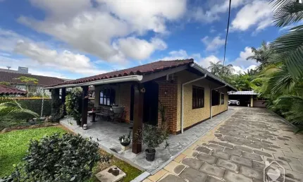 Casa com 4 quartos à venda na Rua Quinze de Novembro, 46731, Vila Nova, Joinville