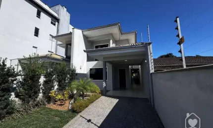 Casa com 3 quartos à venda na Rua Quinze de Novembro, 77762, Vila Nova, Joinville