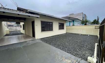 Casa com 3 quartos para alugar na Rua Hermínia Pensk, 310, Vila Nova, Joinville