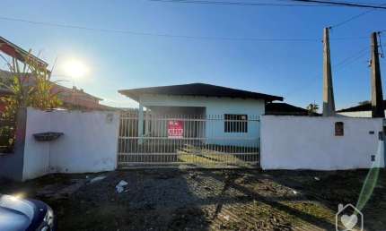 Casa com 3 quartos para alugar na Rua Carlos Guilherme Jerke, 289, Vila Nova, Joinville