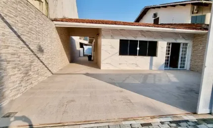 Casa à venda na Rua Farmacêutico João Manoel Gonçalves, Enseada, Ubatuba