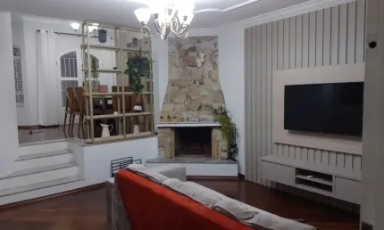 Linda casa na Vila Suissa de 220m² , terreno de 500m²