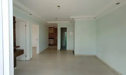 Oportunidade :  Apartamento com varanda e churrasqueira 55m²