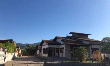 Casa com 3 quartos à venda na Rua Cônego Rodolfo Machado, 2088, Rio Caveiras, Biguaçu, 204 m2 por R$ 1.750.000
