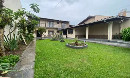 Casa / sobrado a venda em ótima localização - são judas - itajaí sc