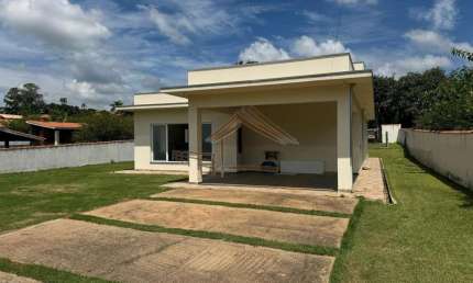 Casa em Condomínio para Venda em Porangaba, Condomínio Fazenda Victória, 3 dormitórios, 1 suíte, 3 banheiros, 6 vagas