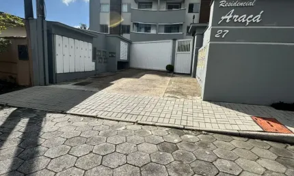 Apartamento com 3 quartos para alugar na Rua Borges de Medeiros, 27, Bom Retiro, Joinville