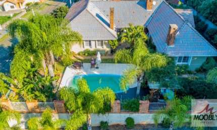 Casa para Venda - CRISTO REI, SAO LEOPOLDO - 371m², 4 vagas