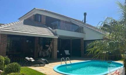 EXCELENTE CASA EM CONDOMINIO FECHADO COM VIDA NAUTICA RIO E LAGOAS...